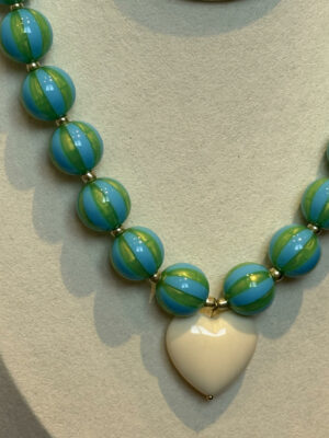 Collier grosses perles résine et dore bleu vert 1