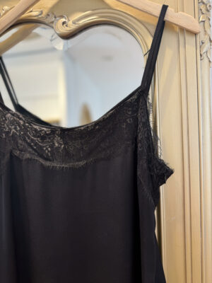 Robe noire à dentelle 3