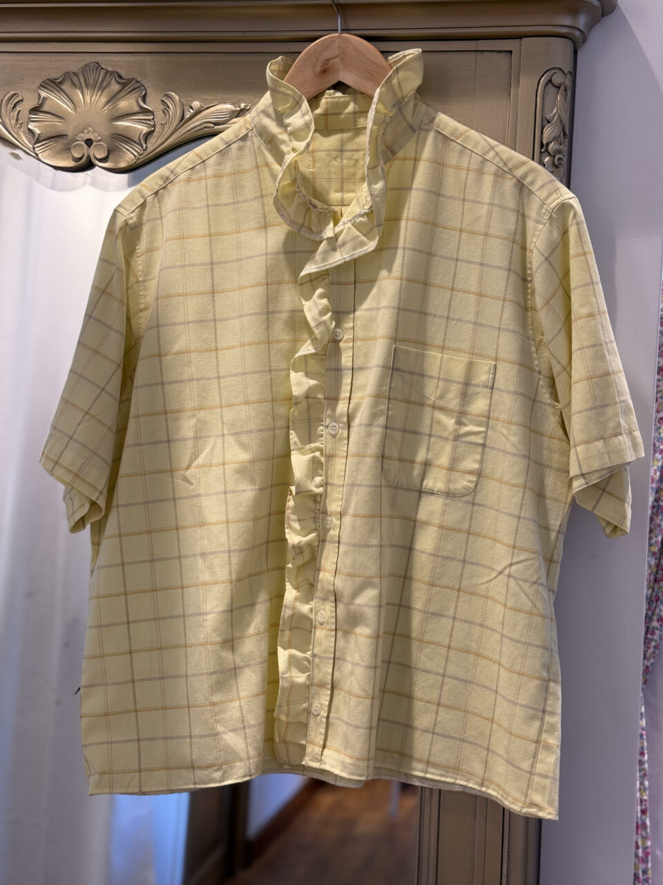 Chemise upcyclée jaune beurre